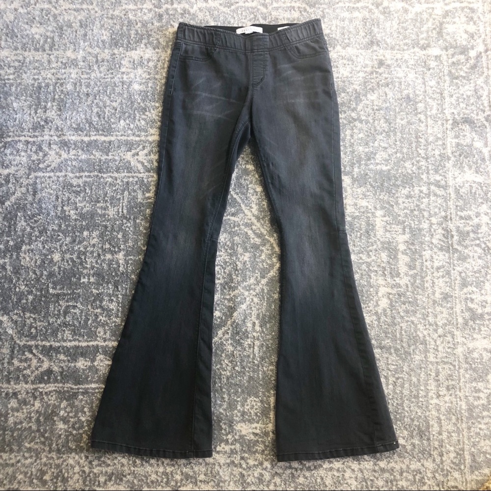 Kenneth Cole Smoked Gray Flare Pull On HighRise 4